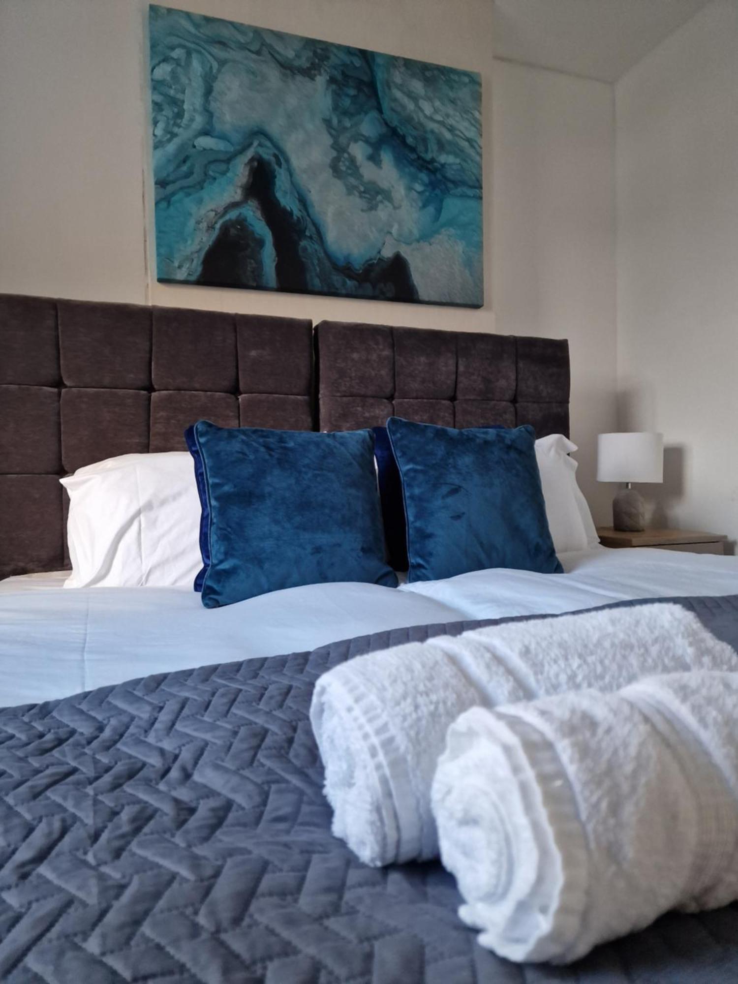 Modern 4-Bed House With Garden & Parking Villa Coventry Eksteriør bilde