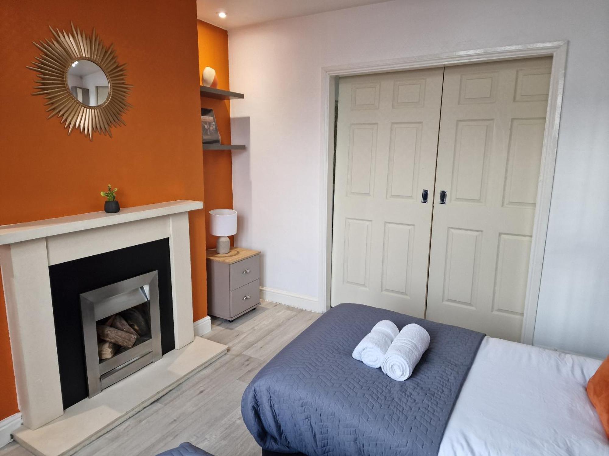 Modern 4-Bed House With Garden & Parking Villa Coventry Eksteriør bilde