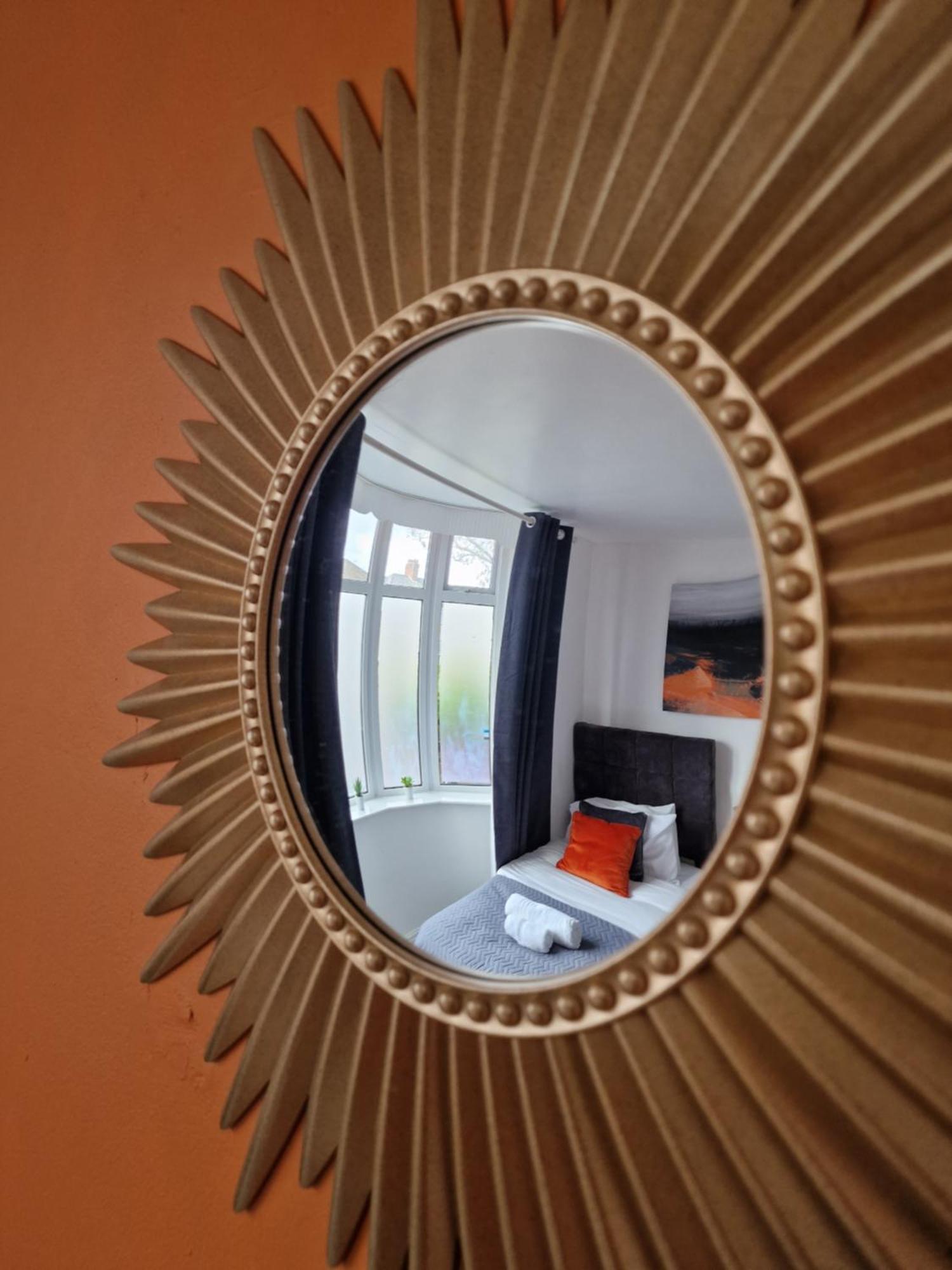 Modern 4-Bed House With Garden & Parking Villa Coventry Eksteriør bilde